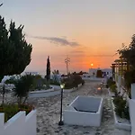 Apartment Elite At Ikaria Village Recently Renovated *