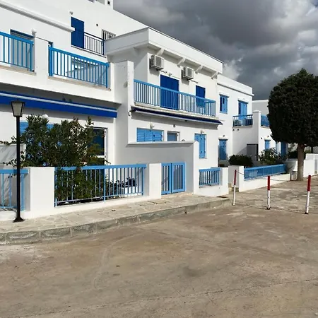 Elite At Ikaria Village Recently Renovated Appartamento Klorakas