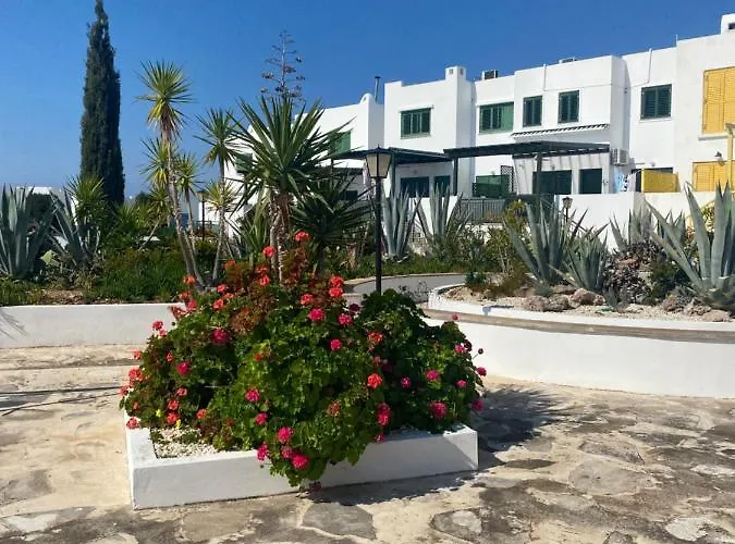 Elite At Ikaria Village Recently Renovated *