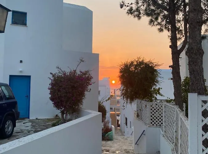 Elite At Ikaria Village Recently Renovated *